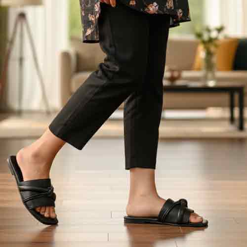 Black Midnight Motion Flats - Dynamic Women's Shoes - wisaal.co