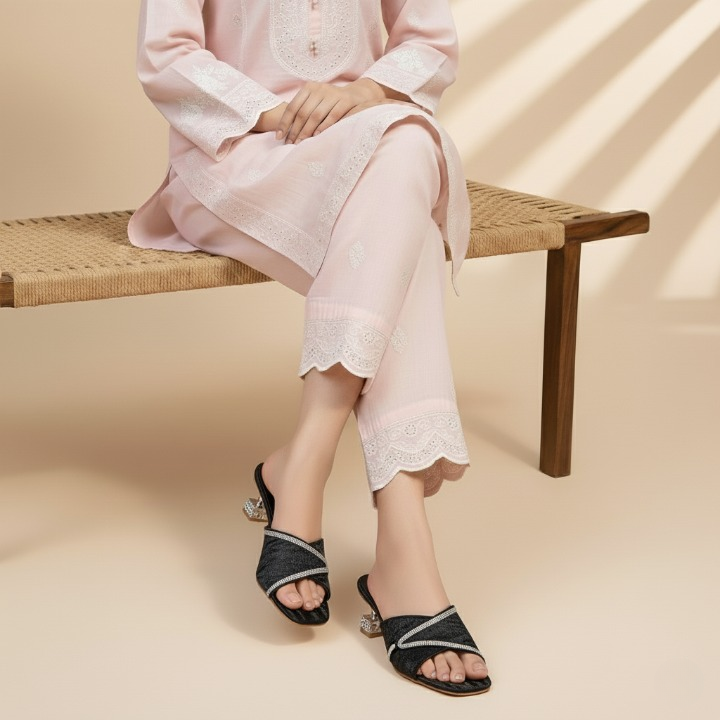 Wisaal.co™ – Elegant Zarqa Steps Black Sandals Collection for Women - Wisaal.co