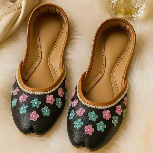Black Floral Embroidered Khussa - wisaal.co